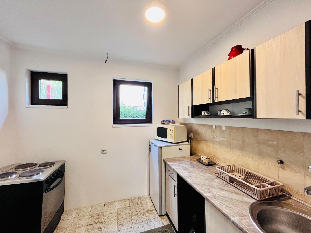 Apartment Viktorija อูชิเซ ภายนอก รูปภาพ