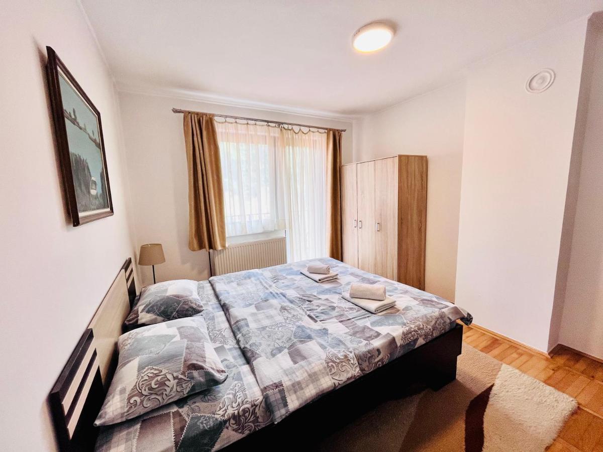 Apartment Viktorija อูชิเซ ภายนอก รูปภาพ